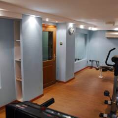 Avenue Hotel фитнесс-зал