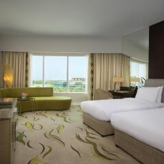 Отель Hilton Capital Grand Abu Dhabi комната для гостей фото 2