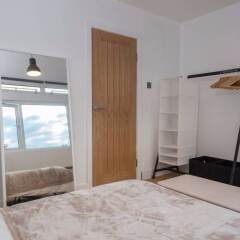 Отель 2 Bedroom Apartment near Clapham Common Sleeps 4 Великобритания, Лондон - отзывы, цены и фото номеров - забронировать отель 2 Bedroom Apartment near Clapham Common Sleeps 4 онлайн комната для гостей фото 3