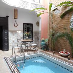 Отель Riad Hugo Марокко, Марракеш - отзывы, цены и фото номеров - забронировать отель Riad Hugo онлайн бассейн фото 2