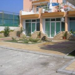 Family Hotel Santorini Свети Влас парковка