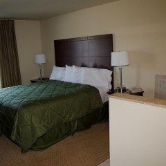 Отель Cobblestone Inn & Suites - Bloomfield комната для гостей фото 3