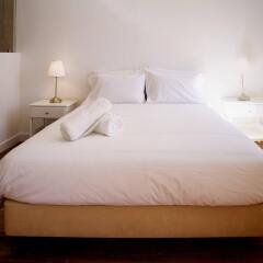Отель GS Chiado Boutique Studios and Suites Лиссабон комната для гостей