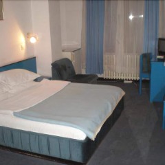 Hotel Kasina сейф в номере