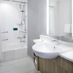 Отель SpringHill Suites by Marriott Columbus Easton Area ванная