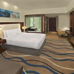 Отель DoubleTree by Hilton Hotel and Residences Dubai Al Barsha ОАЭ, Дубай - 1 отзыв об отеле, цены и фото номеров - забронировать отель DoubleTree by Hilton Hotel and Residences Dubai Al Barsha онлайн комната для гостей