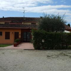 Отель Agriturismo Nuvolino - Guest House Монцамбано парковка