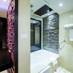 Отель Impiana Resort Patong Таиланд, Пхукет - 1 отзыв об отеле, цены и фото номеров - забронировать отель Impiana Resort Patong онлайн ванная фото 2