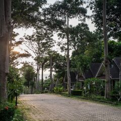 Отель Lanta Manda Resort спортивное сооружение