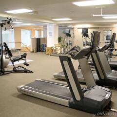Отель Radisson Hotel Vancouver Airport Канада, Ричмонд - отзывы, цены и фото номеров - забронировать отель Radisson Hotel Vancouver Airport онлайн фитнесс-зал