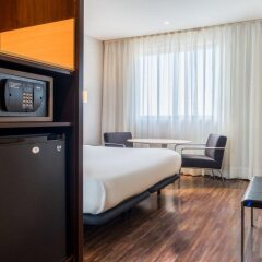 Отель AC Hotel Madrid Feria by Marriott Испания, Мадрид - 1 отзыв об отеле, цены и фото номеров - забронировать отель AC Hotel Madrid Feria by Marriott онлайн удобства в номере