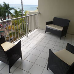 Отель Skyclub Beach Suite at Mobay Club Ямайка, Монтего-Бей - отзывы, цены и фото номеров - забронировать отель Skyclub Beach Suite at Mobay Club онлайн балкон