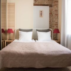 Отель Rotušes Apartments Литва, Вильнюс - отзывы, цены и фото номеров - забронировать отель Rotušes Apartments онлайн комната для гостей фото 2