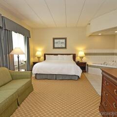 Отель Holiday Inn Bloomington W Msp Airport Area Блумингтон комната для гостей