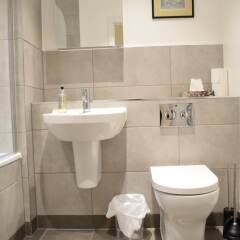 Отель Spacious Greenwich Flat ванная фото 2