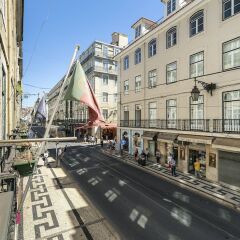 Отель Fancy 1BR Flat at the heart of Lisbon | Gonzalo's Guest Лиссабон