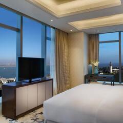 Отель DoubleTree by Hilton Hotel Xiamen - Wuyuan Bay Китай, Сямынь - отзывы, цены и фото номеров - забронировать отель DoubleTree by Hilton Hotel Xiamen - Wuyuan Bay онлайн комната для гостей фото 3