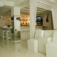 Отель Sandcastles Beach Resort гостиничный бар