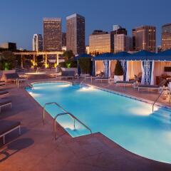 Отель The Peninsula Beverly Hills бассейн