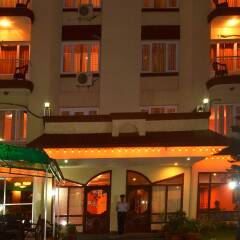 Отель Kathmandu Prince Hotel Непал, Катманду - отзывы, цены и фото номеров - забронировать отель Kathmandu Prince Hotel онлайн вид на фасад