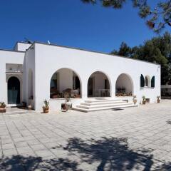 Отель Villa Maria Clara Кастриньяно дель Капо парковка