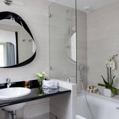 Отель Best Western Le Jardin de Cluny Франция, Париж - отзывы, цены и фото номеров - забронировать отель Best Western Le Jardin de Cluny онлайн ванная фото 2
