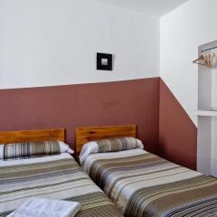 Отель Hostal Abaaly комната для гостей фото 3