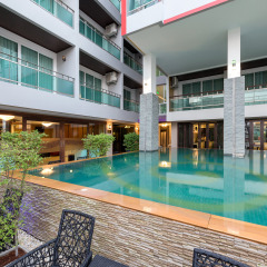 Bhukitta Hotel & Spa бассейн