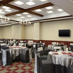 Отель Four Points by Sheraton Calgary Airport фото 2