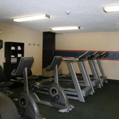 Отель Hampton Inn Newark Airport США, Элизабет - отзывы, цены и фото номеров - забронировать отель Hampton Inn Newark Airport онлайн фитнесс-зал