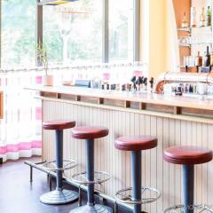 Отель Vienna House Easy Leipzig Германия, Лейпциг - 2 отзыва об отеле, цены и фото номеров - забронировать отель Vienna House Easy Leipzig онлайн гостиничный бар