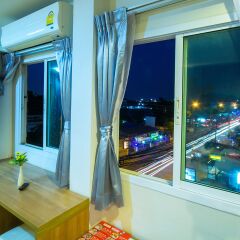 Отель Sea Breeze Jomtien Residence Таиланд, Паттайя - отзывы, цены и фото номеров - забронировать отель Sea Breeze Jomtien Residence онлайн балкон