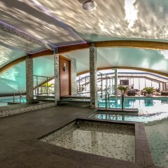 Отель Goldstar Resort & Suites Франция, Ницца - 1 отзыв об отеле, цены и фото номеров - забронировать отель Goldstar Resort & Suites онлайн бассейн фото 2