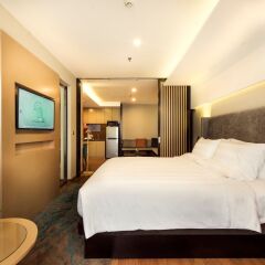 Отель Novotel Suites Hanoi сейф в номере