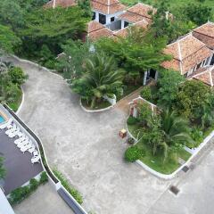 Отель Mandawee Pool Villas парковка