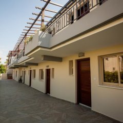 Отель Crystallo Apartments Кипр, Пафос - 4 отзыва об отеле, цены и фото номеров - забронировать отель Crystallo Apartments онлайн парковка