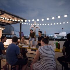 Warm White Hostel гостиничный бар
