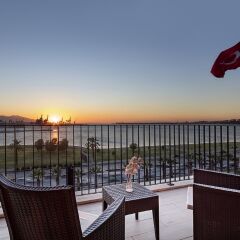 Hilton Garden Inn Izmir Bayrakli Турция, Измир - отзывы, цены и фото номеров - забронировать отель Hilton Garden Inn Izmir Bayrakli онлайн пляж фото 2