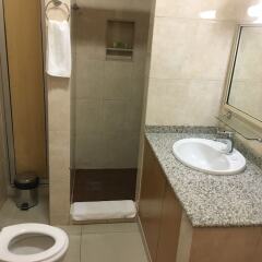 Maroko Bayshore Suites in Lagos, Nigeria from 164$, photos, reviews - zenhotels.com bathroom