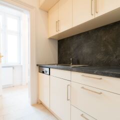 Апартаменты Vienna Residence Spacious Viennese Apartment for up to 5 Happy Guests Вена в номере