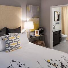 Отель Global Luxury Suites at Woodmont Triangle North США, Бетесда - отзывы, цены и фото номеров - забронировать отель Global Luxury Suites at Woodmont Triangle North онлайн комната для гостей