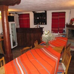 Отель Hadjigergy's Guest House Болгария, Сливен - отзывы, цены и фото номеров - забронировать отель Hadjigergy's Guest House онлайн гостиничный бар
