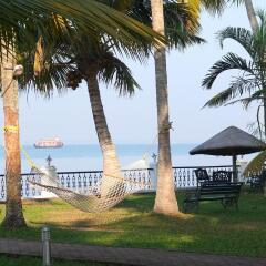 Отель Coco Bay Resort пляж
