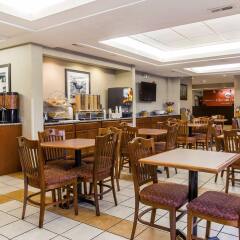 Отель Clarion Inn Chattanooga США, Чаттануга - отзывы, цены и фото номеров - забронировать отель Clarion Inn Chattanooga онлайн питание фото 2