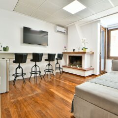 Отель Flowers Of Athens - Boutique Aparthotel Греция, Афины - отзывы, цены и фото номеров - забронировать отель Flowers Of Athens - Boutique Aparthotel онлайн комната для гостей фото 3