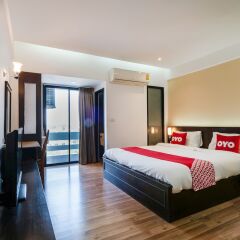 Отель Nice Bird Suite Бангкок комната для гостей фото 4