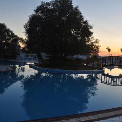Отель Sunshine Holiday Resort бассейн