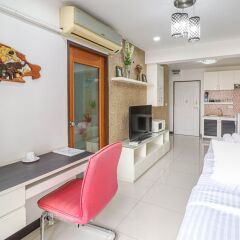 Апартаменты Bangkok Two Bedroom Apartment Бангкок гостиничный бар