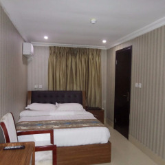 Отель The Woodmarble Hotels сейф в номере