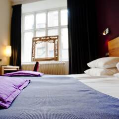 Hotel Hellsten сейф в номере